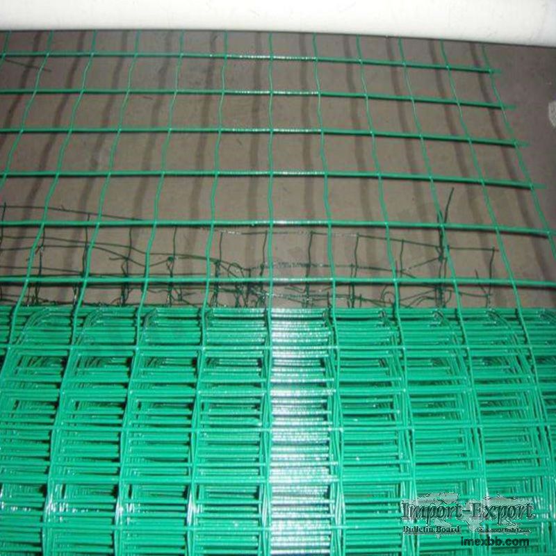 Plastic coated welded wire mesh